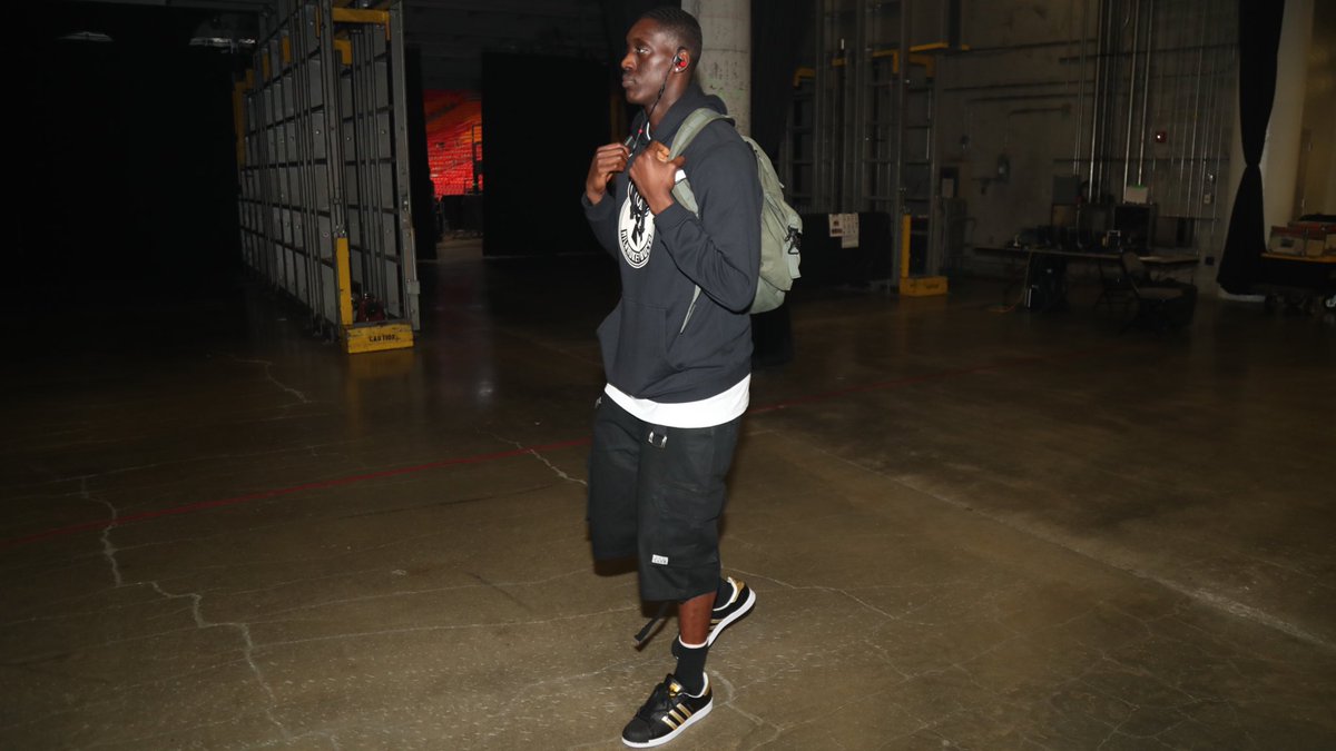 而是在尊重 而是在尊重